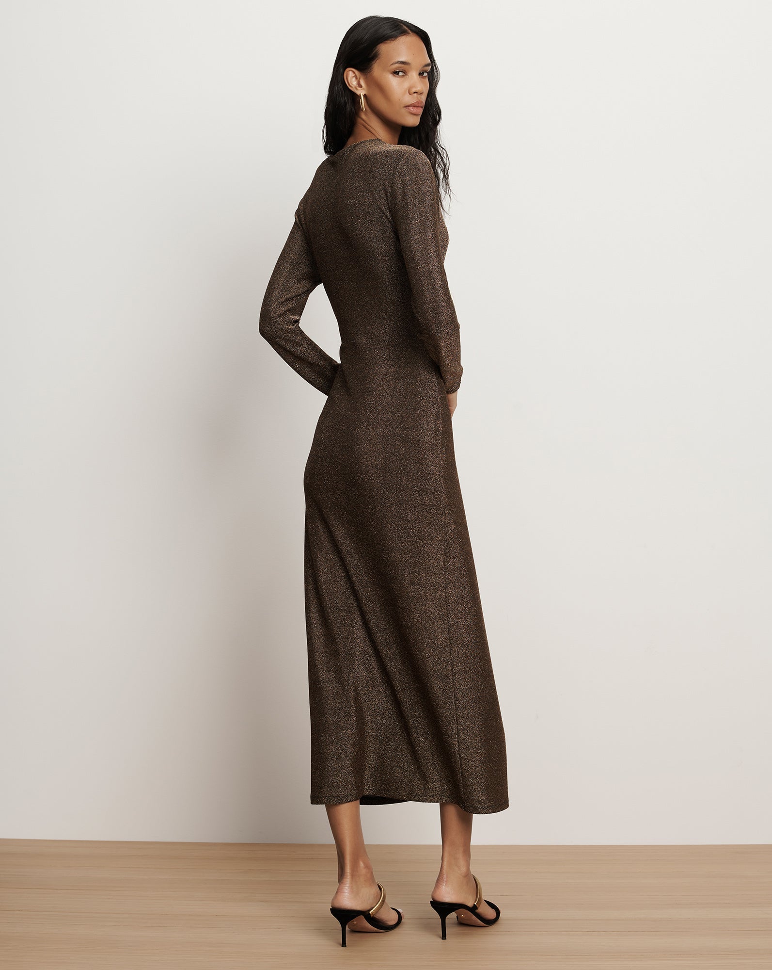 Neomie Metallic Midi Dress